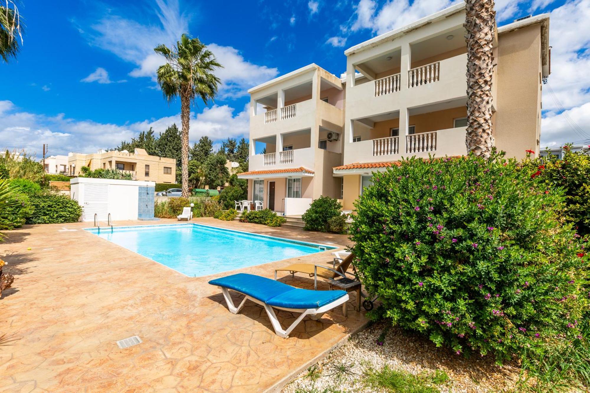 Beautiful 2 Bed Apartment With Great Views In Paphos Exterior photo