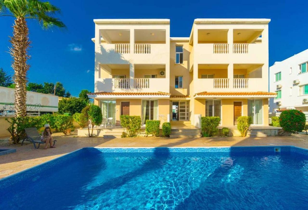 Beautiful 2 Bed Apartment With Great Views In Paphos Exterior photo