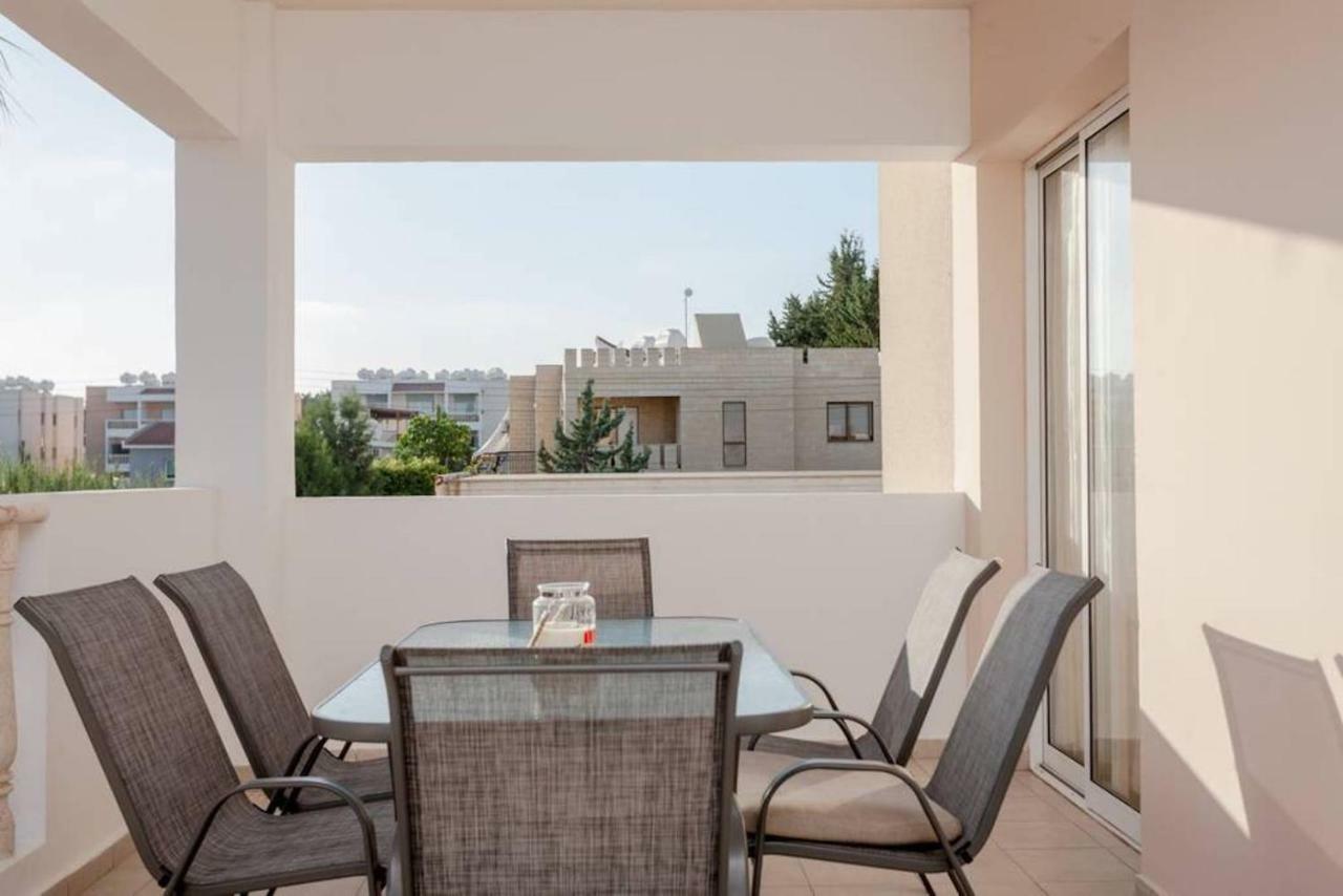 Beautiful 2 Bed Apartment With Great Views In Paphos Exterior photo